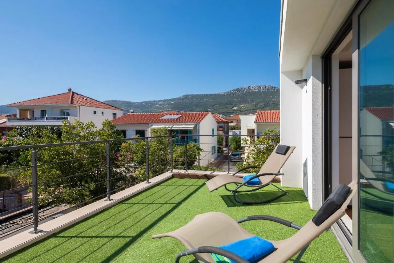 Luxury Villa Cippico Xxii With Pool Kastela