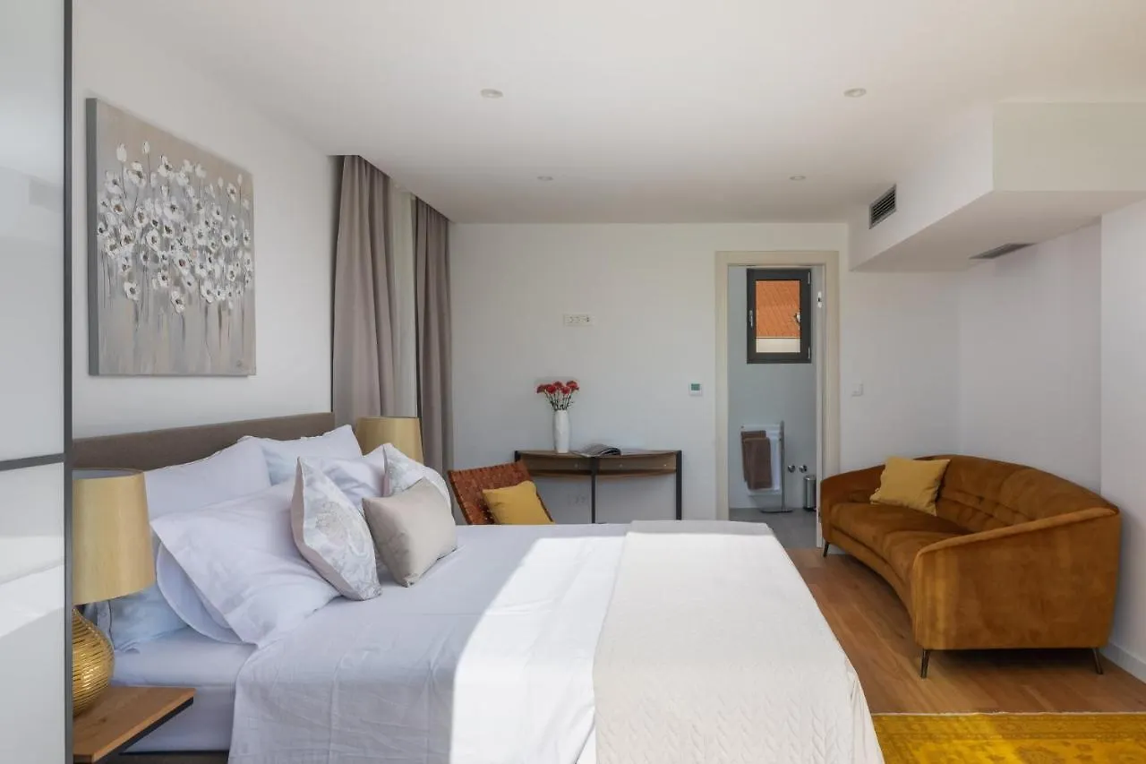 Luxury Villa Cippico Xxii With Pool Kastela