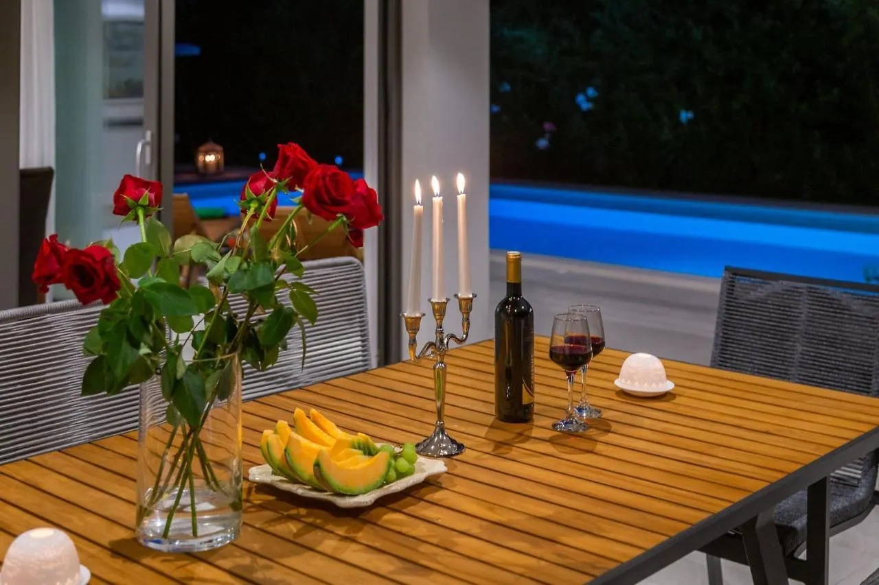 Luxury Villa Cippico Xxii With Pool Kastela