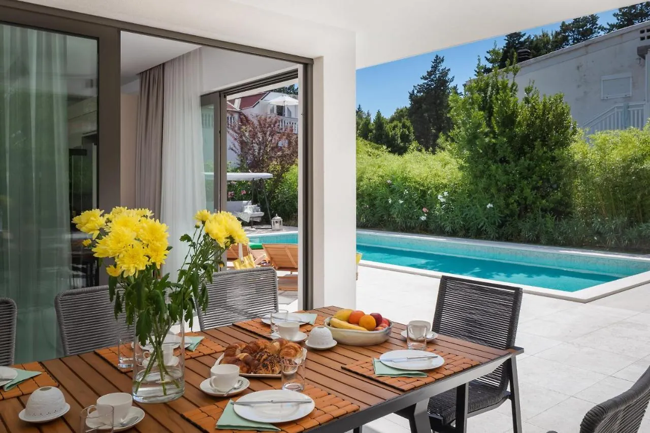 Luxury Villa Cippico Xxii With Pool Kastela