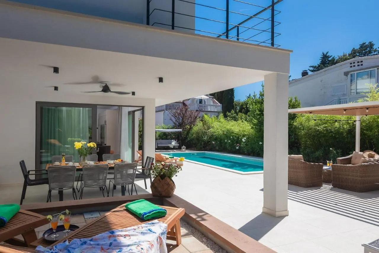 Luxury Villa Cippico Xxii With Pool Kastela 0*,  Croatia
