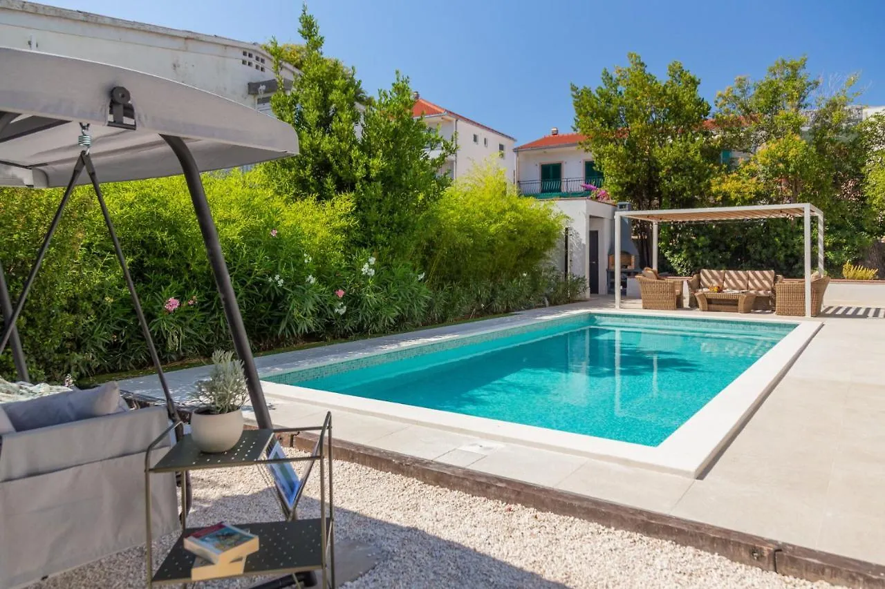 Luxury Villa Cippico Xxii With Pool Kastela 0*,  Croatia